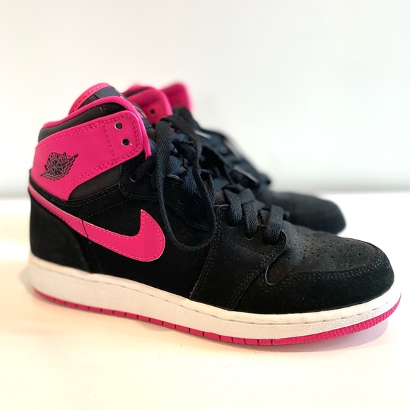 Nike Other - Nike Air Jordan 1 Retro High Pink and black sneakers size 6Y youth gently used